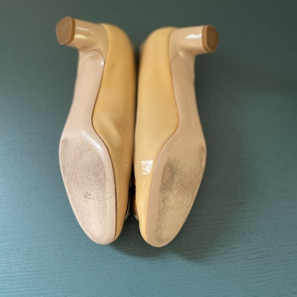 Salvatore Ferragamo Beige Patent Pumps - Picture 2 of 4